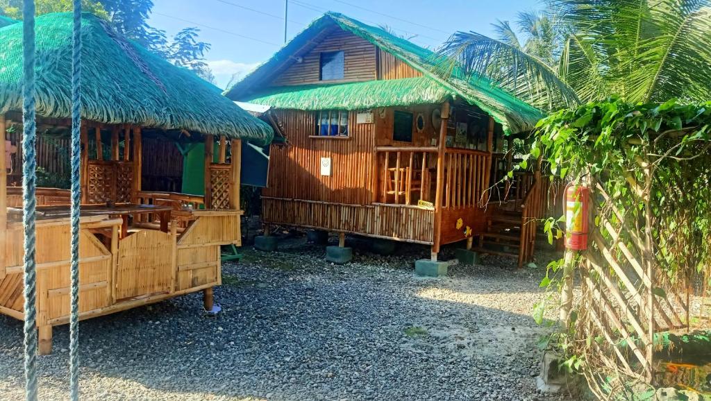 Moalboal Bamboo House / Rooms photo 1