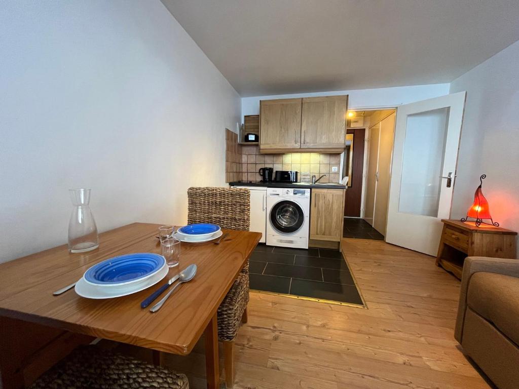 Studio Val-d'Isère, 1 pièce, 2 personnes - FR-1-694-353 photo 1