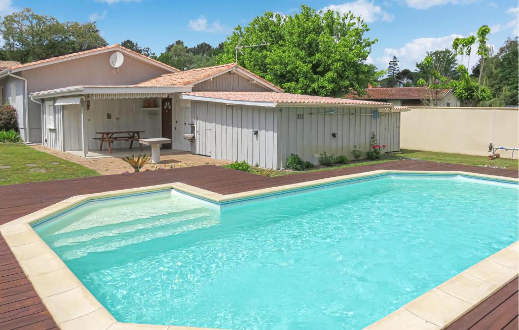 Beautiful Home In Mios With Outdoor Swimming Pool