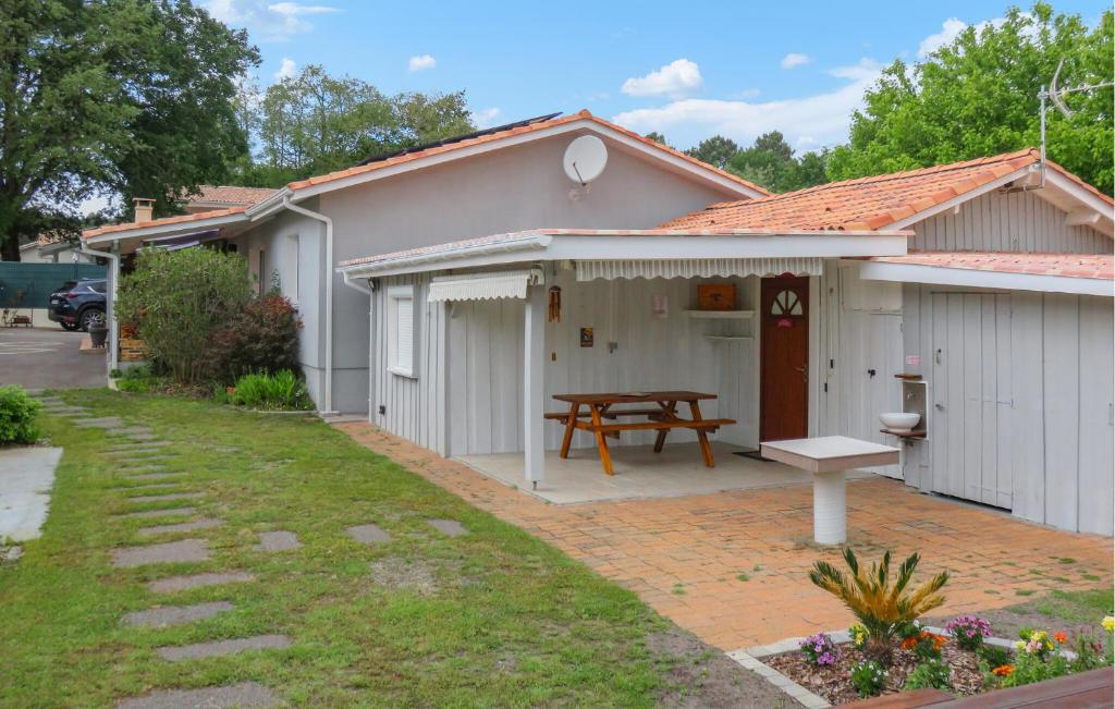 Beautiful Home In Mios With Outdoor Swimming Pool photo 1