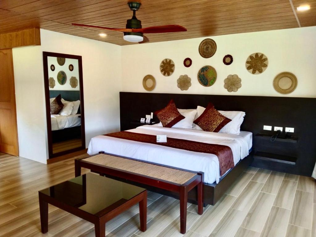 Commander Suites de Bohol photo 2