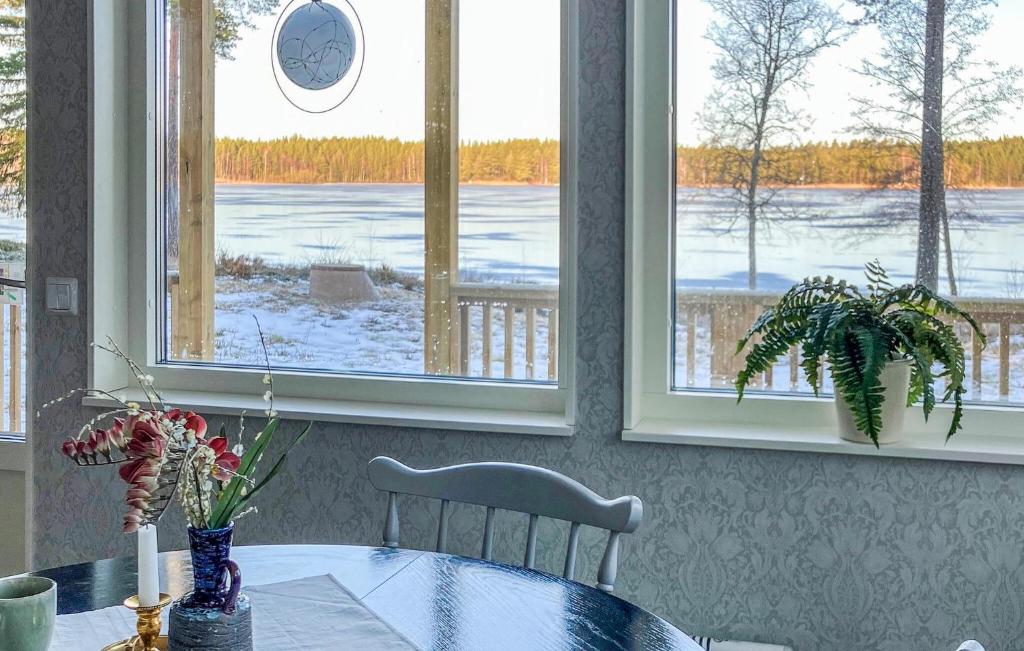 3 Bedroom Cozy Home In Vaggeryd photo 2