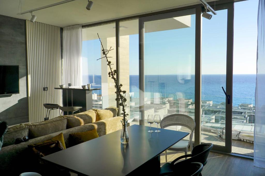 Luxury sea view apartment with private beach just a few steps from the center photo 1