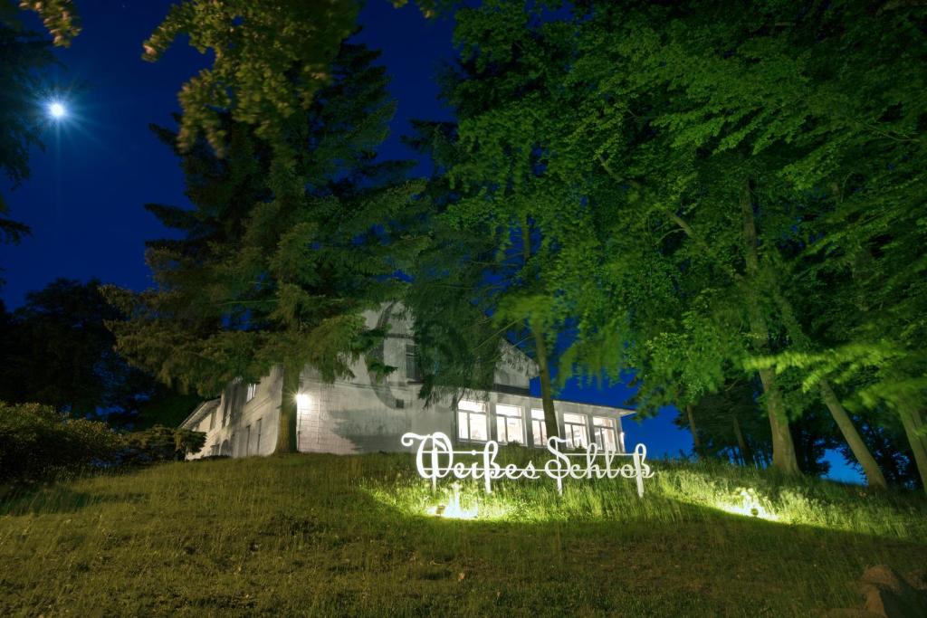 Hotel Weißes Schloß photo 3