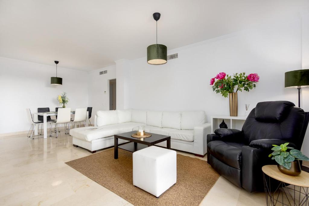 Casares Costa Gem: 2BR with Pool photo 4