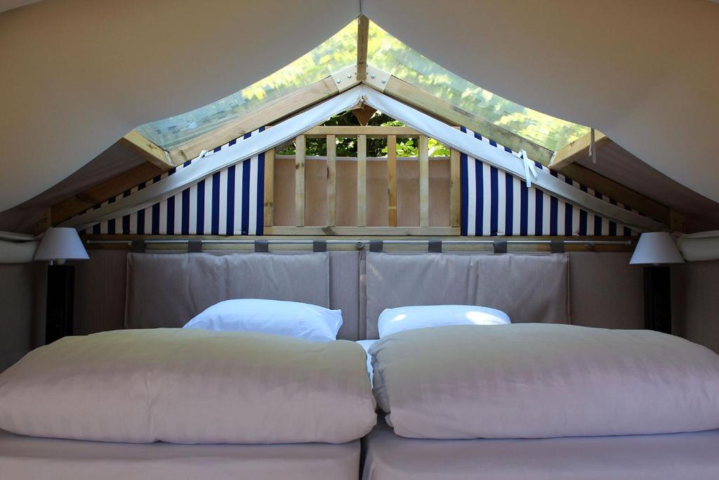Drago Tours LODGE TENT Holiday Sunshine, Lanterna photo 1