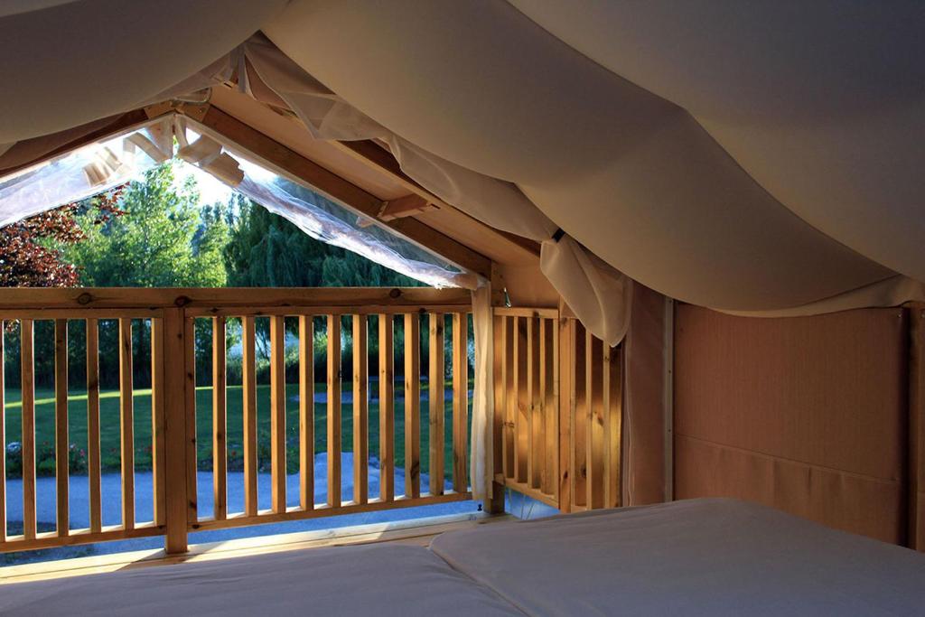 Drago Tours LODGE TENT Holiday Sunshine, Lanterna photo 4