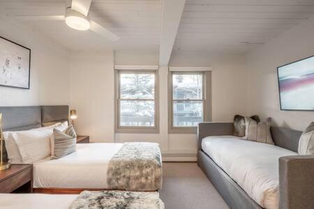 Updated 2BR Condo with Hot Tub - Mountain Views! photo 3