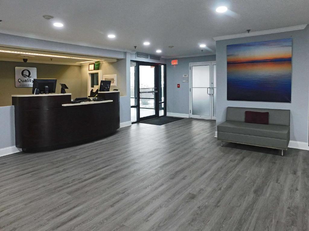 Quality Inn Colchester - Burlington image