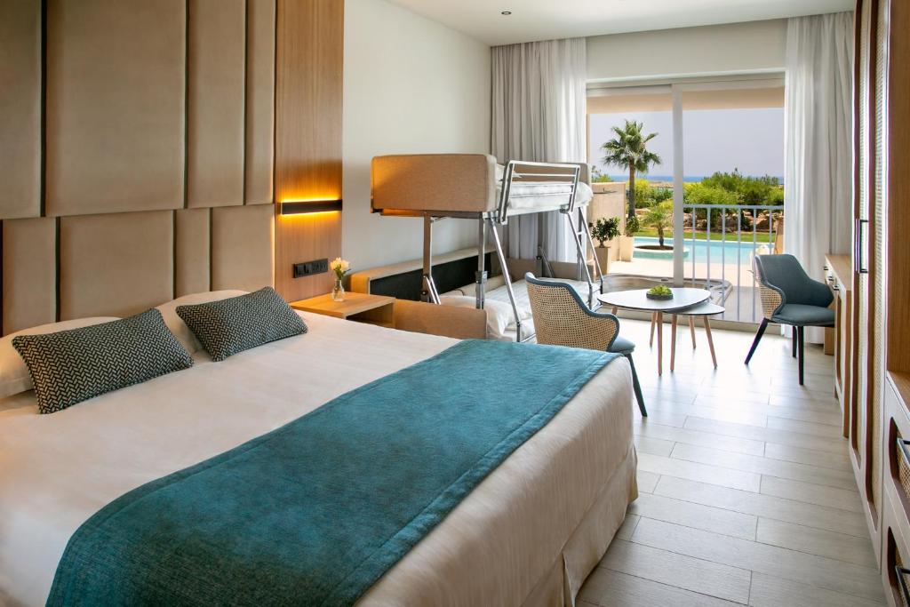Asterias Beach Hotel photo 2