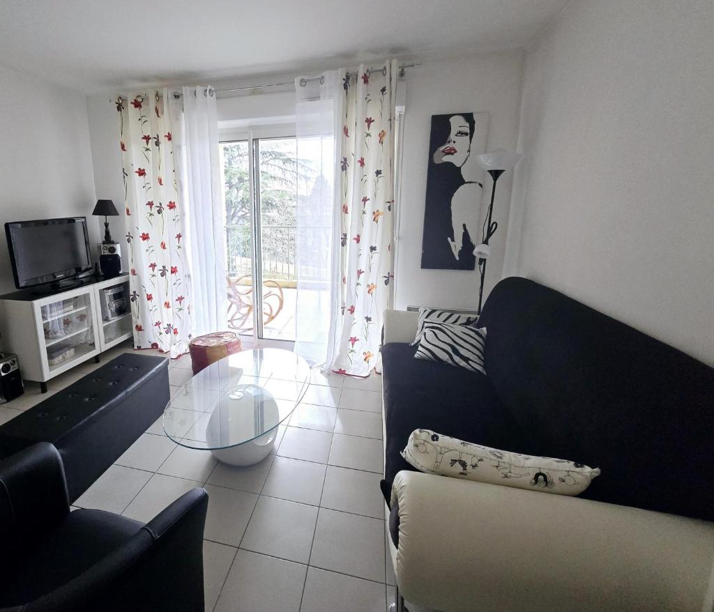 Charmant T2 neuf garage clos 2 pas du centre ville photo 2