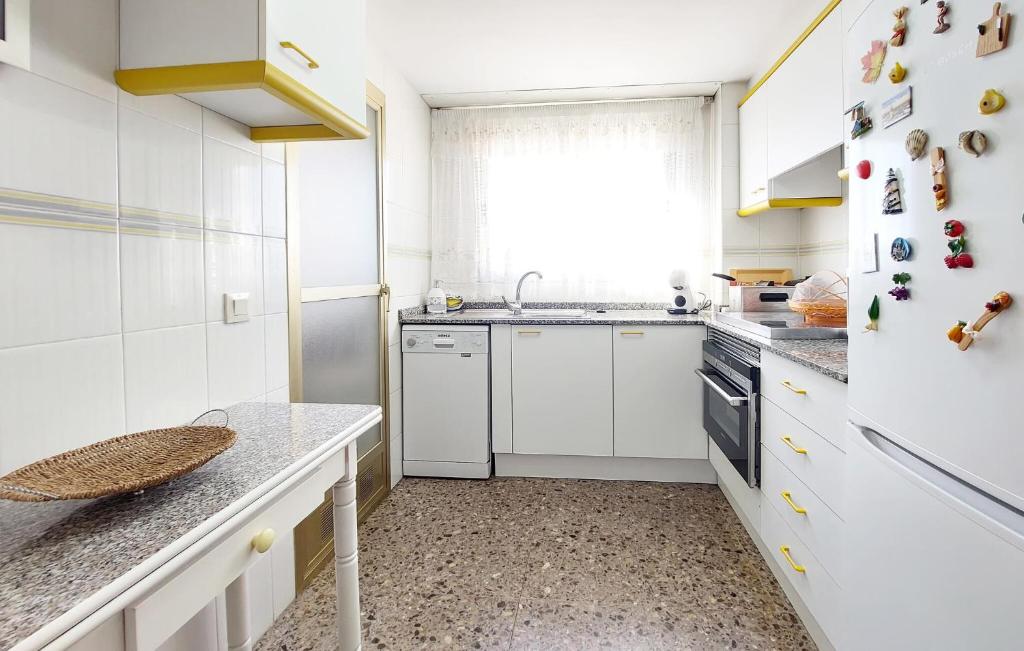 Pet Friendly Apartment In Ganda Playa With Kitchen photo 3