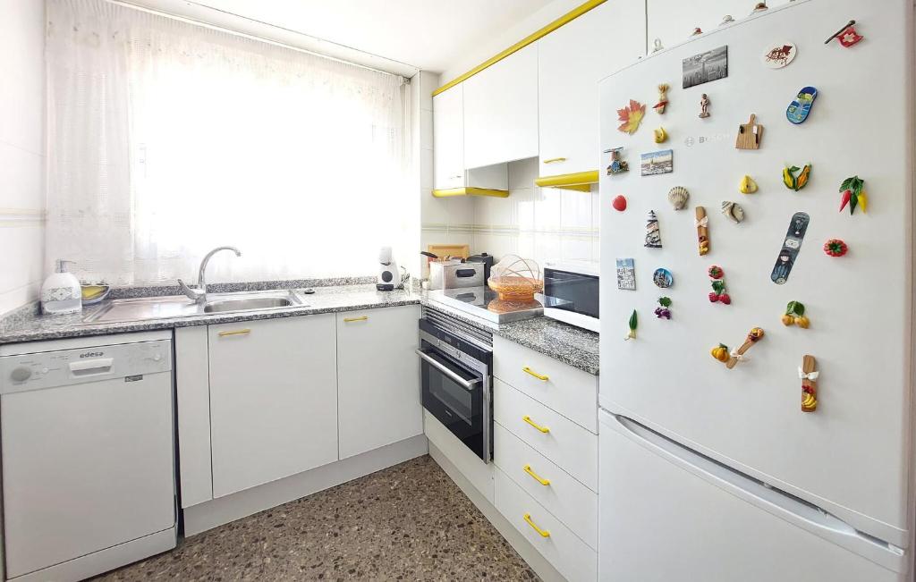 Pet Friendly Apartment In Ganda Playa With Kitchen photo 4