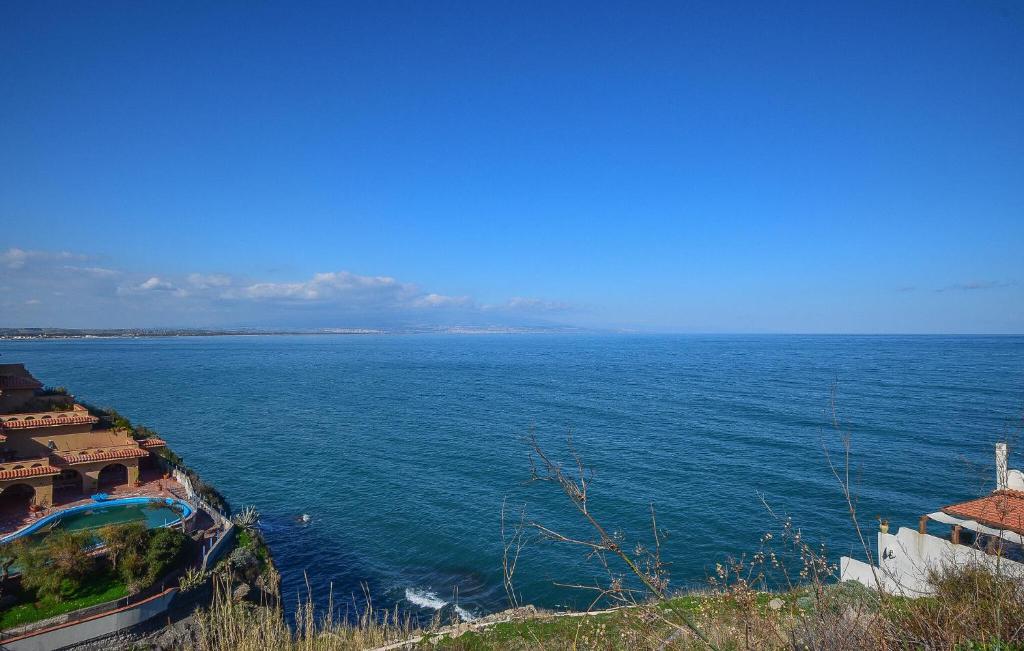 1 Bedroom Cozy Apartment In Costa Saracena - Caste photo 3