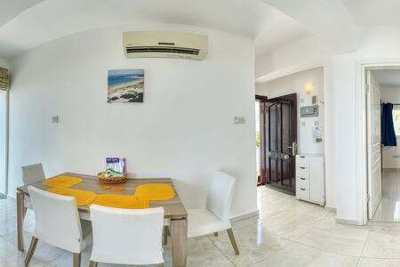 Joya Cyprus Mandarin Penthouse Lux Apartment photo 3
