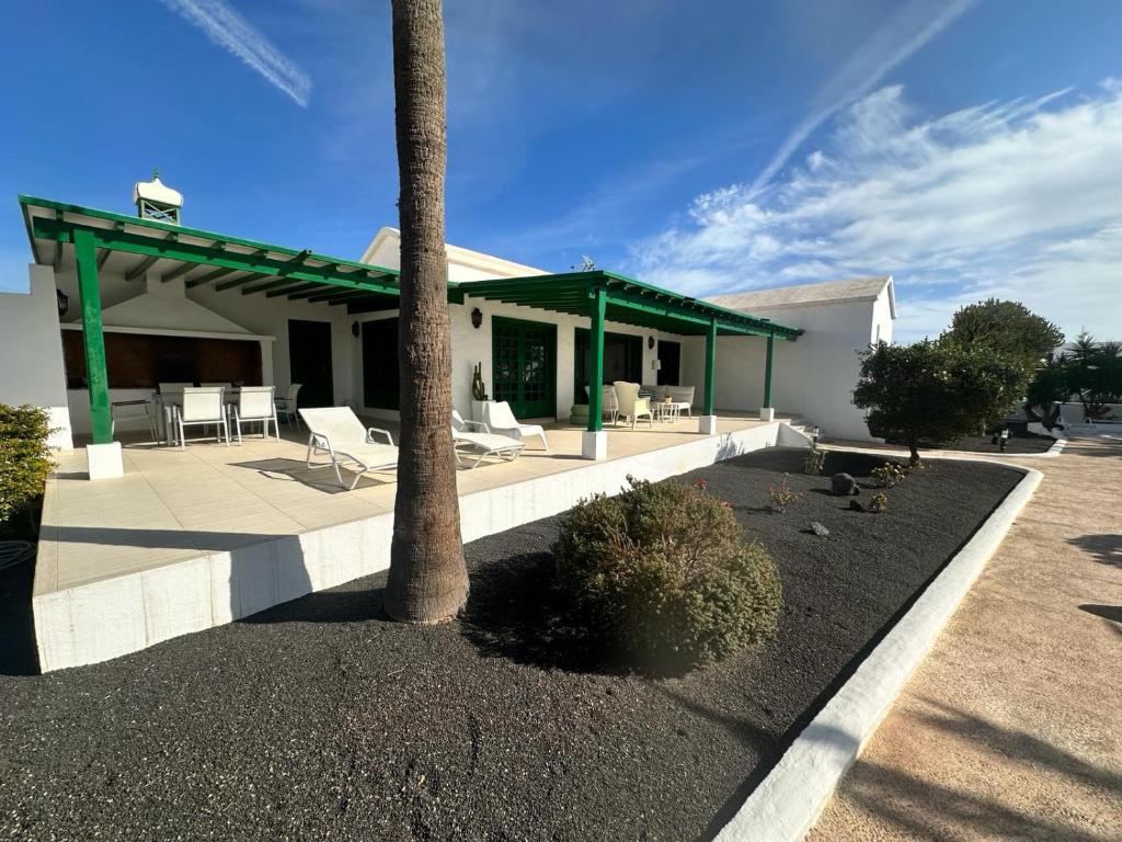 Luxury Villa Sea Front -La Orilla photo 3