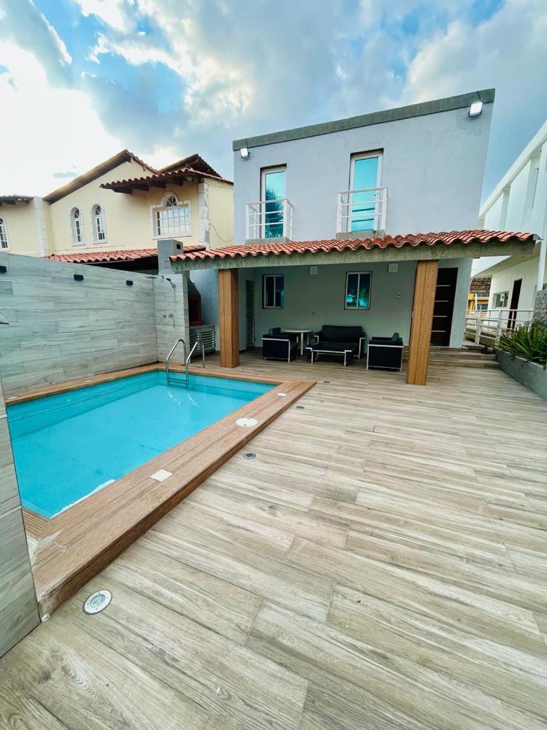 Casas Bote