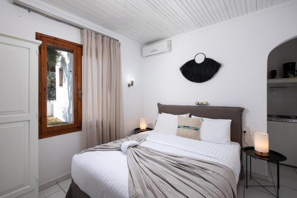 Acroterra - Easy Living photo 2