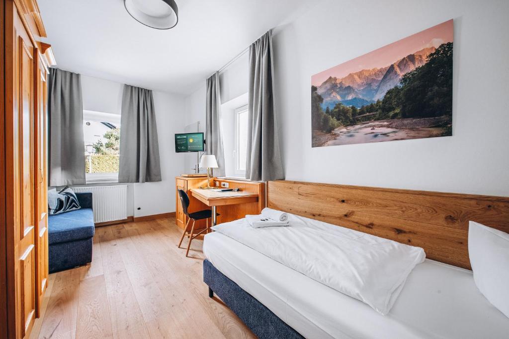 Weidegg - Hotel Garni - Tap to explore photos