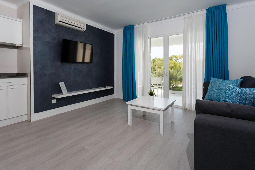 FERRERA SUITES photo 2