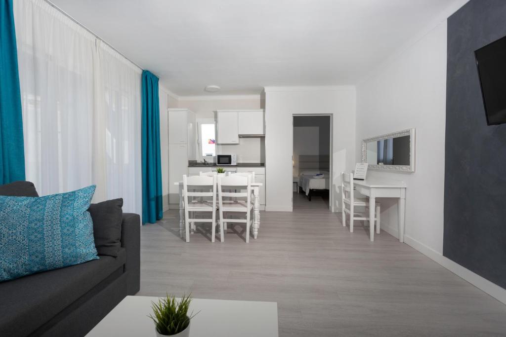 FERRERA SUITES photo 3