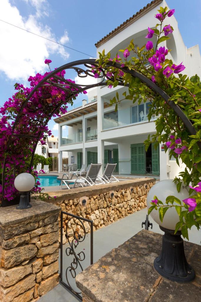 FERRERA SUITES photo 4