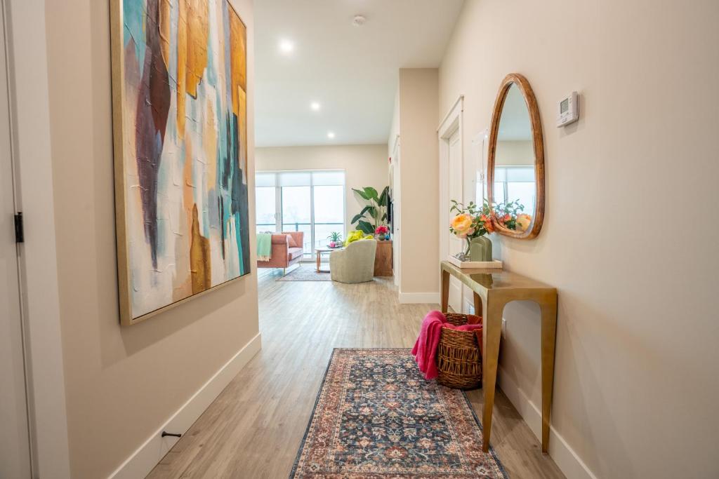 Brand New! 2 Bedroom Luxury Condo photo 1