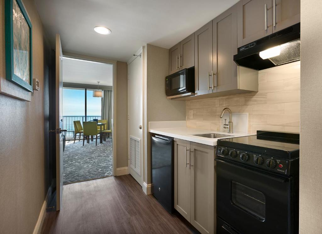 Breakers Resort Hotel photo 2