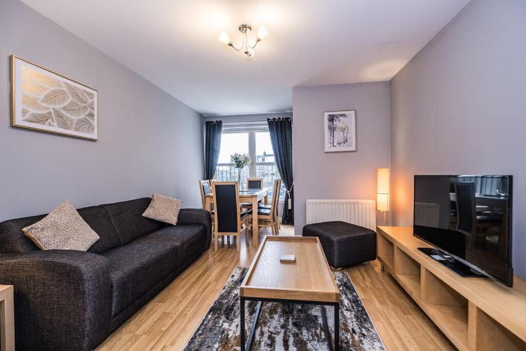Union Square modern 2 bedroom apartment