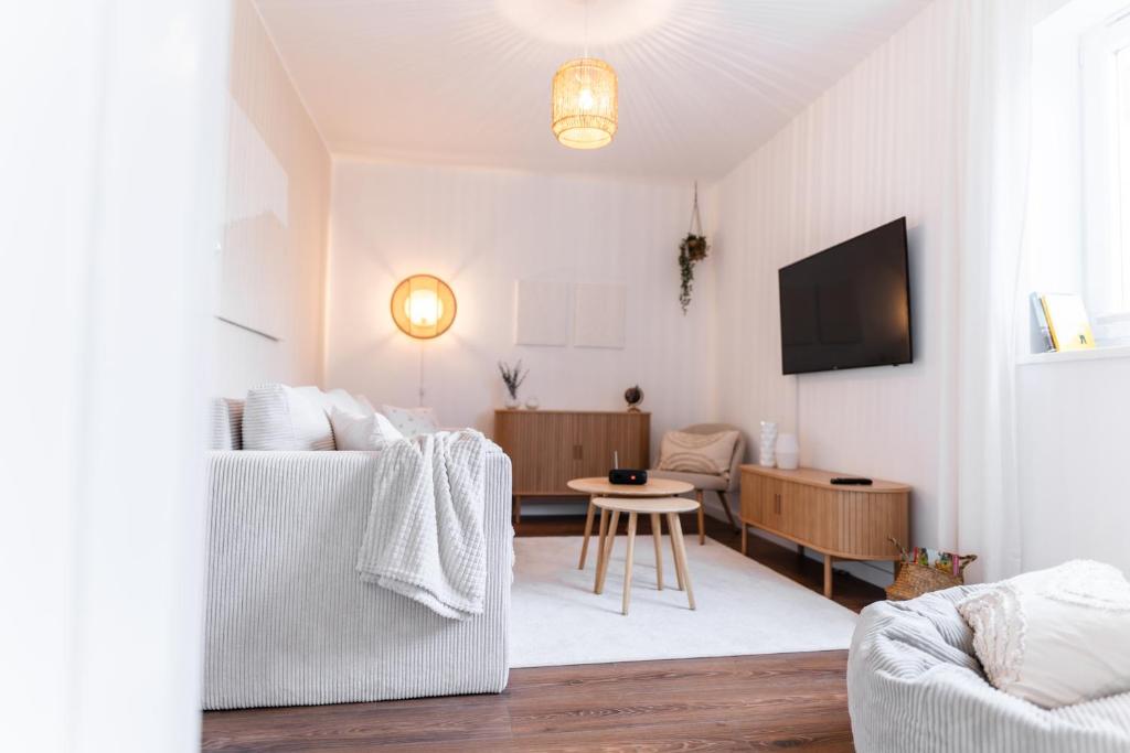 NEU - stilvoll & zentral, 2 Schlafzimmer, 6 Personen, happyhome Wolfsburg für Familien & Geschäftsreisende, Boxspringbetten, Parken photo 2