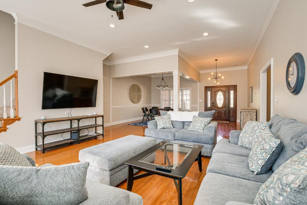 Lake Hartwell Getaway with Private Dock and Fire Pit! photo 4