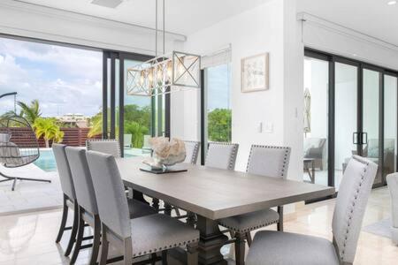 Private Pool Villa, Long Bay Beach with VIP Extras photo 3