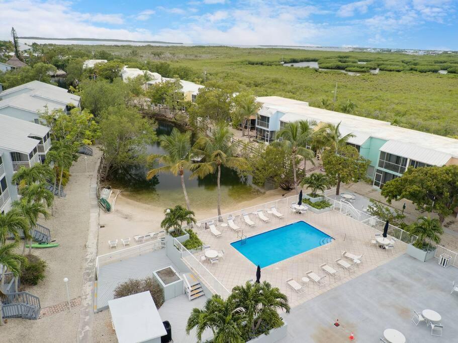 Overlooking Lagoon and Pool-Free Golf Cart-Kayaks photo 4