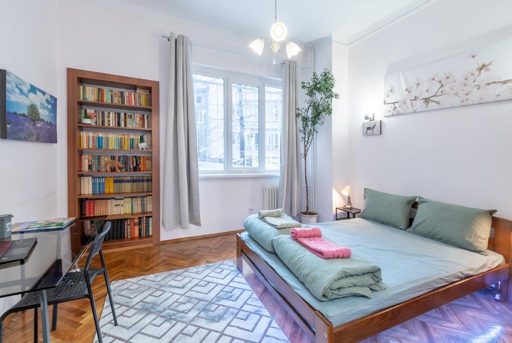 Vintage Home by NDK and Vitosha Blvd with Free Secured Parking, Sofia
