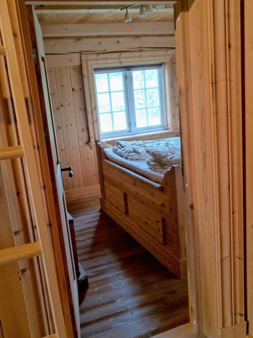 Solehøgda 71. Unik tømmerhytte som er håndlaget photo 2