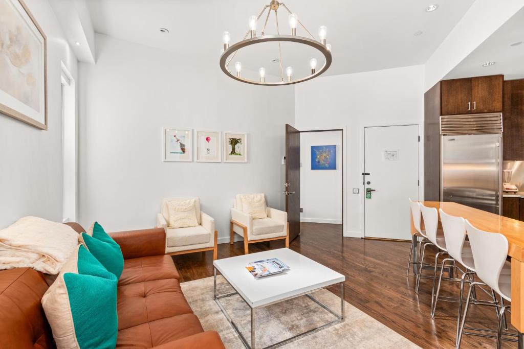 Independence Square 208, Stylish Luxury Suite with Full Kitchen & Living Area photo 2