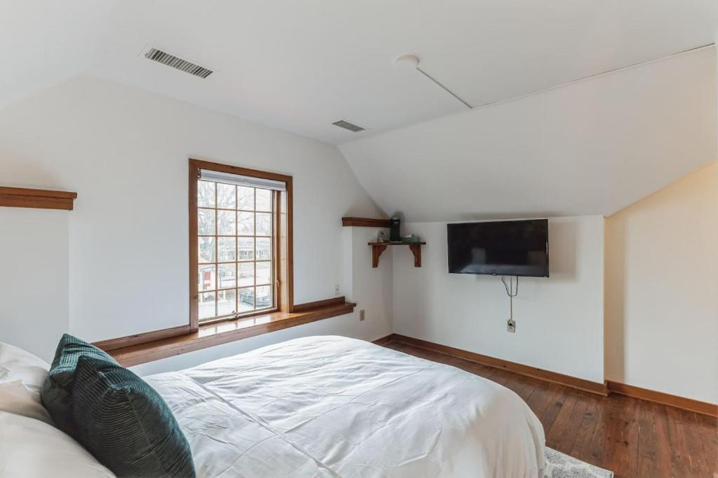 Cozy retreat in Thornton PA image