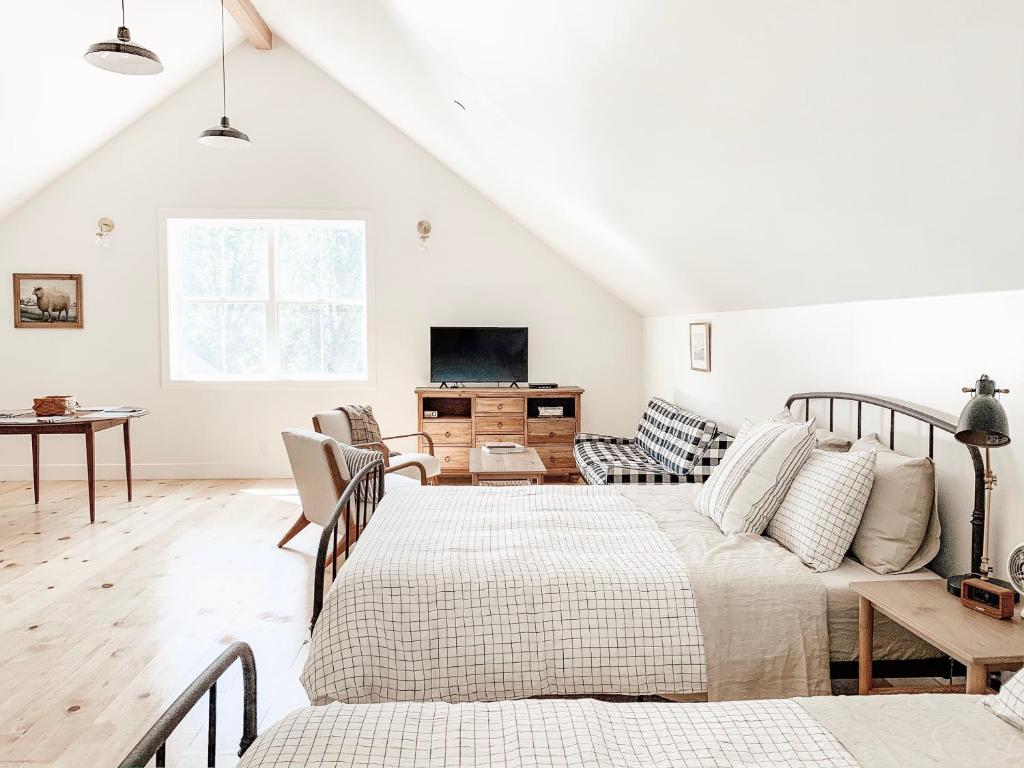 Homestead Barn Loft photo 2