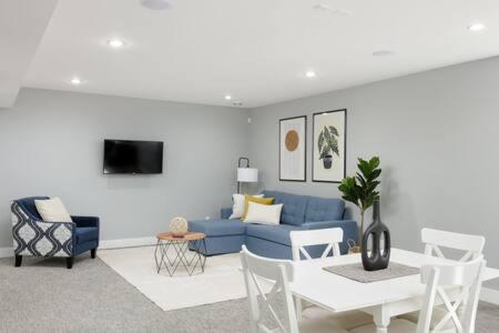 Bright new 1 BR private secondary basement suite photo 1