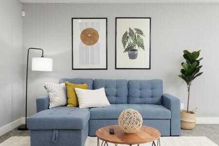 Bright new 1 BR private secondary basement suite photo 2