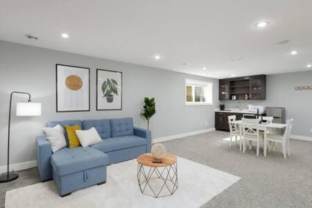 Bright new 1 BR private secondary basement suite photo 3