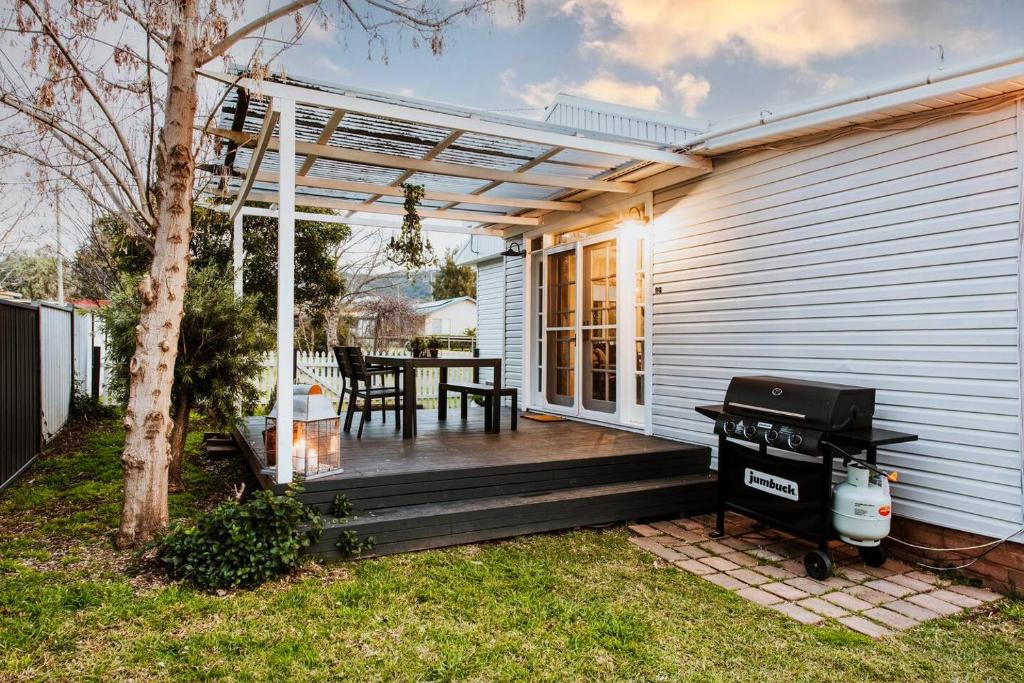 Charlie's Stylish Family-Friendly Cottage in Downtown Mudgee photo 3