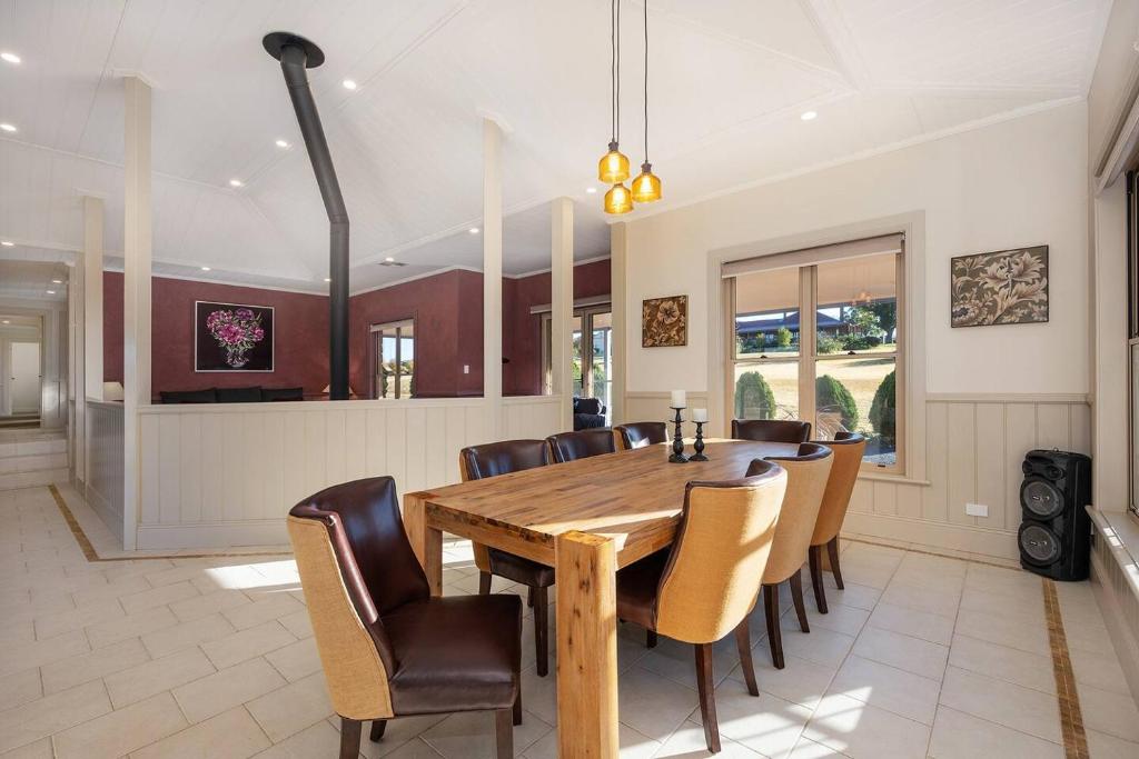 Prestigious Panoramic Mountain Views at Bellevue Mudgee photo 3