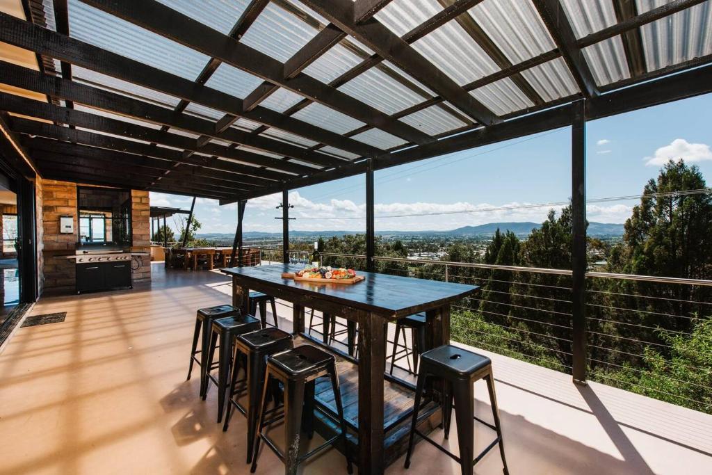 'Tyalla Lodge' Unique Luxe Design in the Mountains photo 1