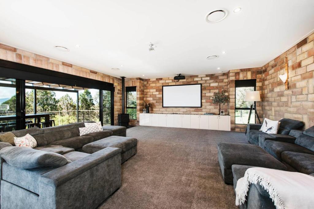 'Tyalla Lodge' Unique Luxe Design in the Mountains photo 4