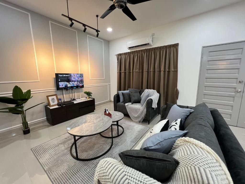 FunkyVila4 14PAX 4BR Near188Tower, ArtStreet, HTTA