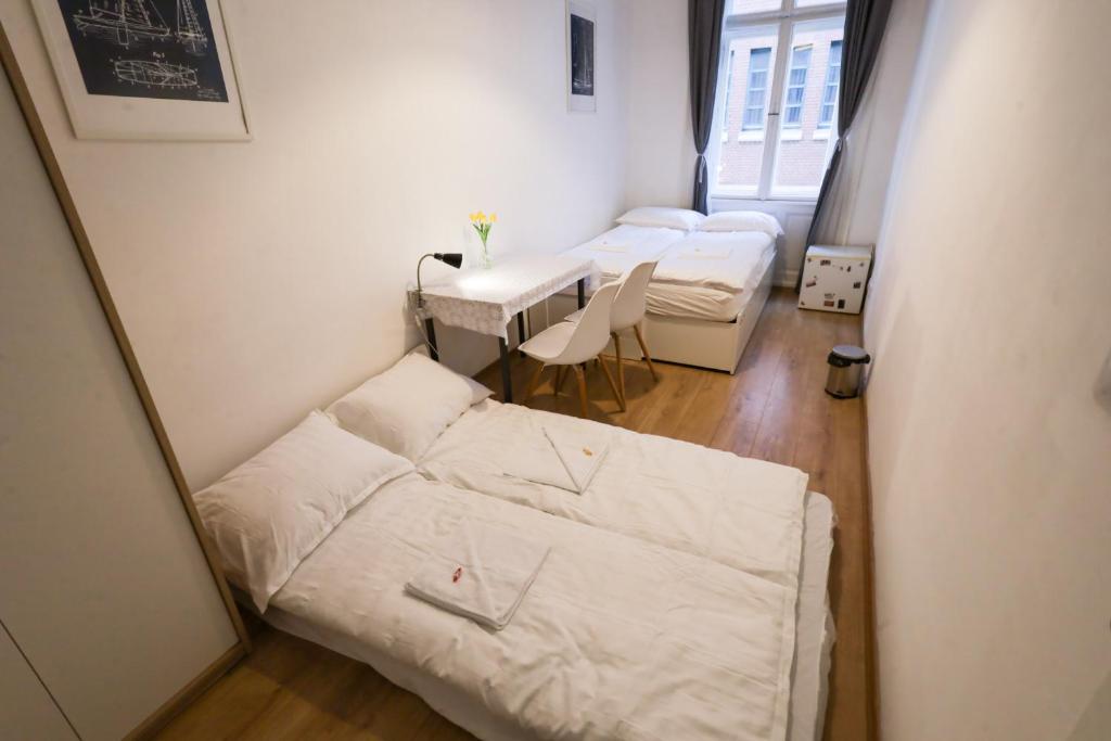 Budapest Pest-port apartment 4 rooms for 16 person