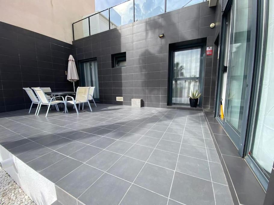 Beautiful Modern Villa photo 3