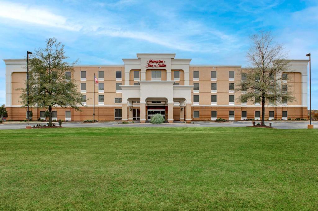 Hampton Inn & Suites Jackson image