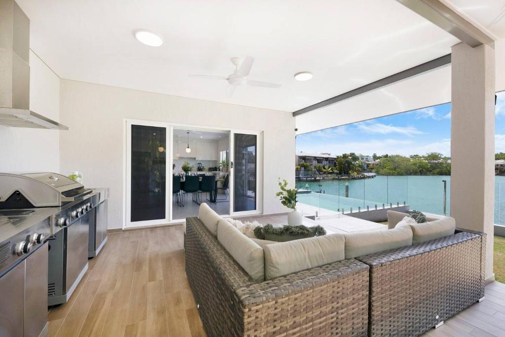 'Infinity's Edge' Darwin Luxury Waterfront Oasis photo 3